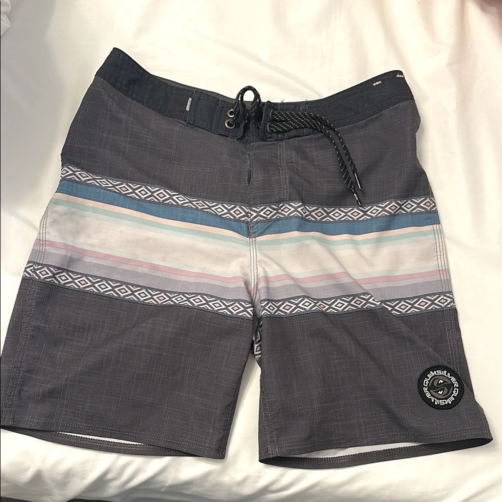 Quiksilver Gray Board Shorts with Drawstring Waist and Modern Stripes